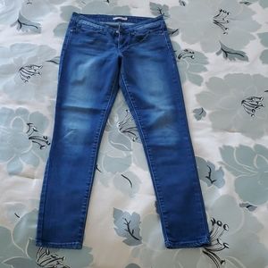 Levis 711 skinny blue jeans